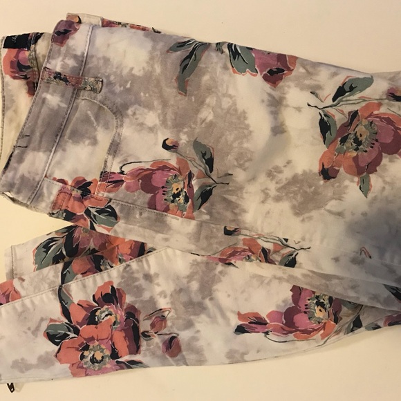 American Eagle Size 2 Skinny Stretch Floral Jeans - Picture 1 of 4